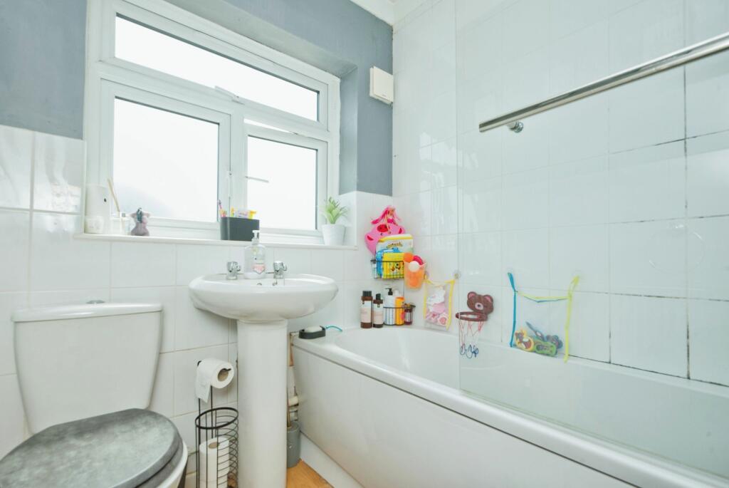 Additional property image - St. Austell Road, Weston-super-Mare - LARGE GARDEN