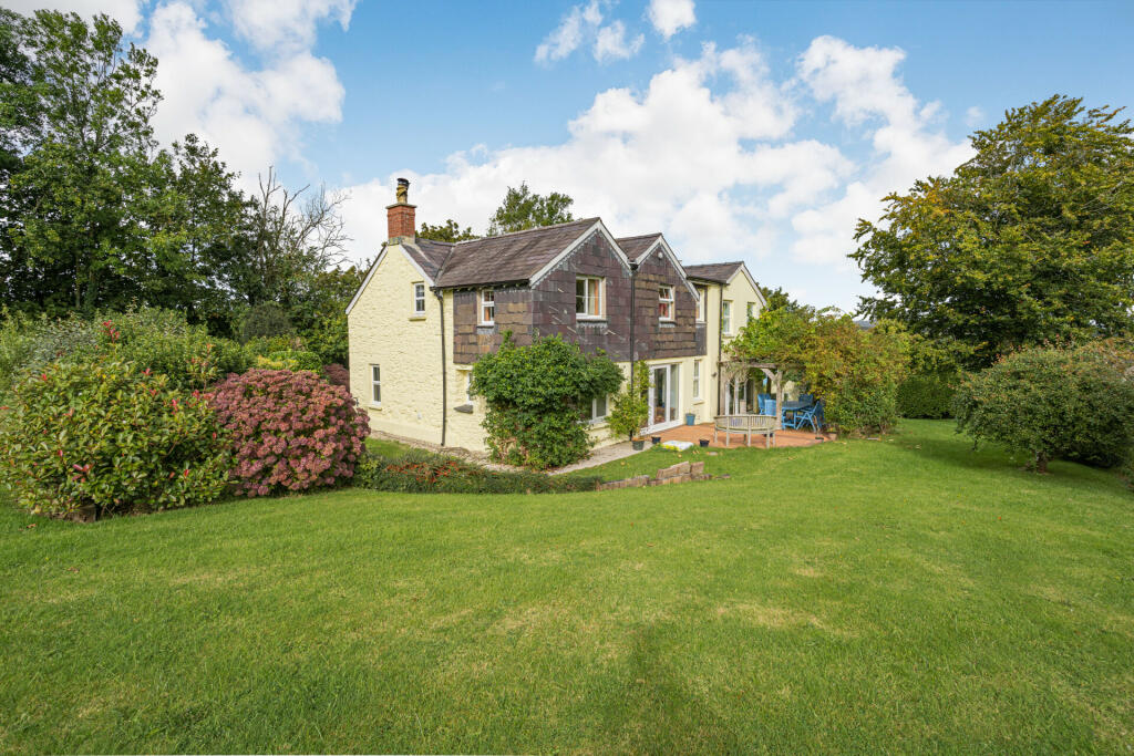 3 bedroom detached house for sale in Y Forlan, Heol Smyrna, Llangain