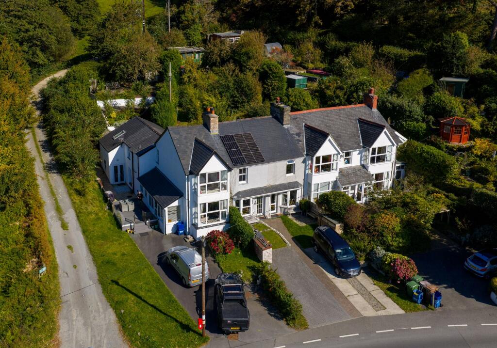 Main image of property: Aberdovey, LL35