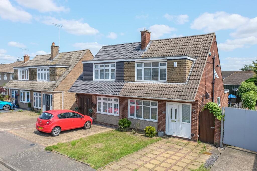 3 bedroom semidetached house for sale in Beult Road, Crayford,, DA1