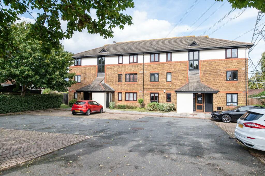 1 bedroom flat for sale in Drive, Greenhithe, DA9