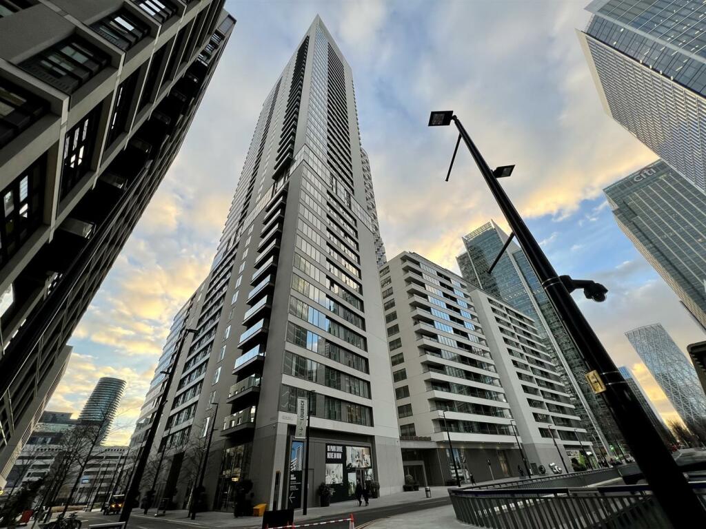 1 bedroom apartment for rent in 10 Park Drive, Canary Wharf, London, E14
