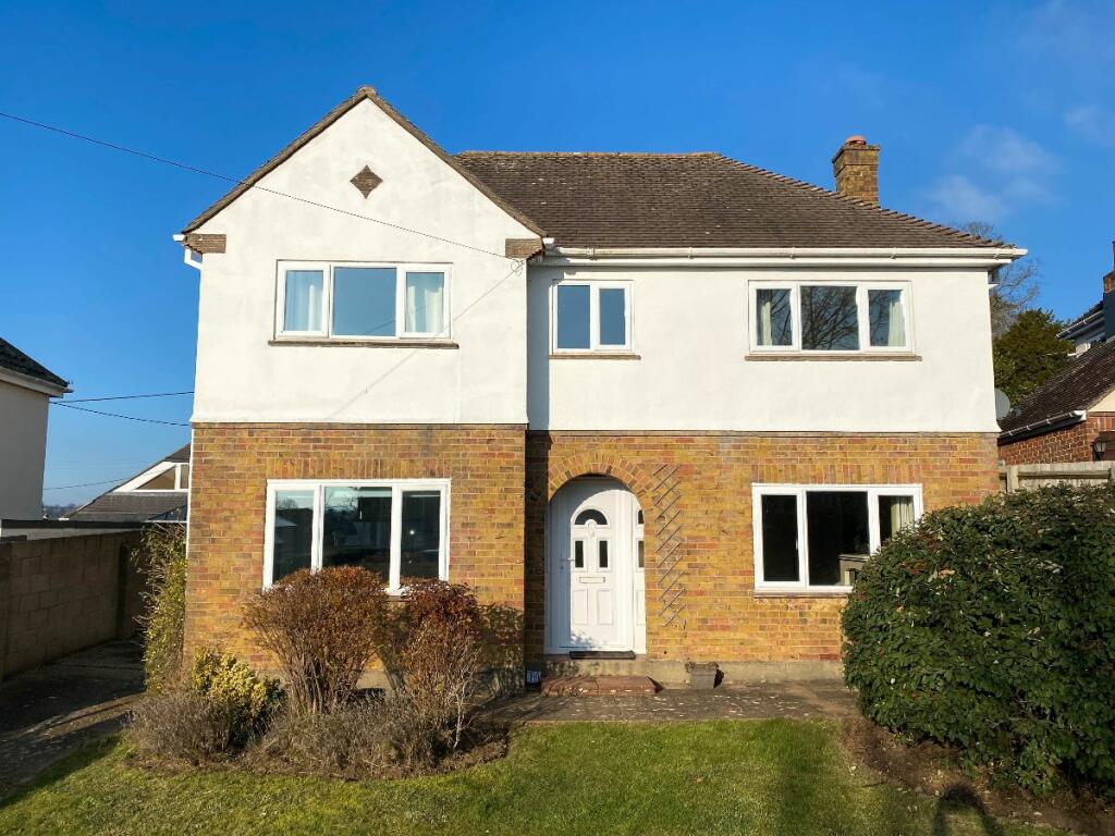 3 bedroom detached house for rent in Potters Way, Laverstock, SP1