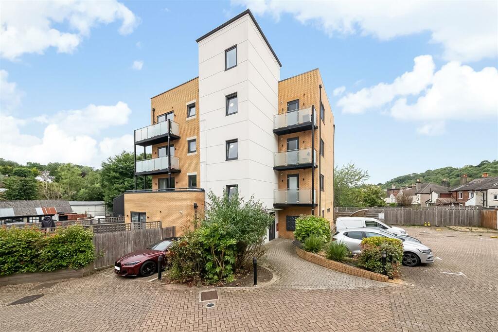 Main image of property: Whyteleafe Hill, Whyteleafe
