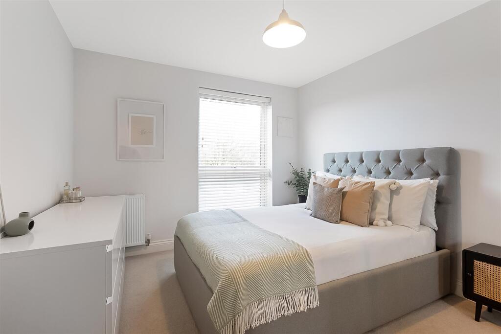 Additional property image - Station Road, Whyteleafe