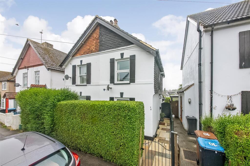 Main image of property: Oak Road, Caterham