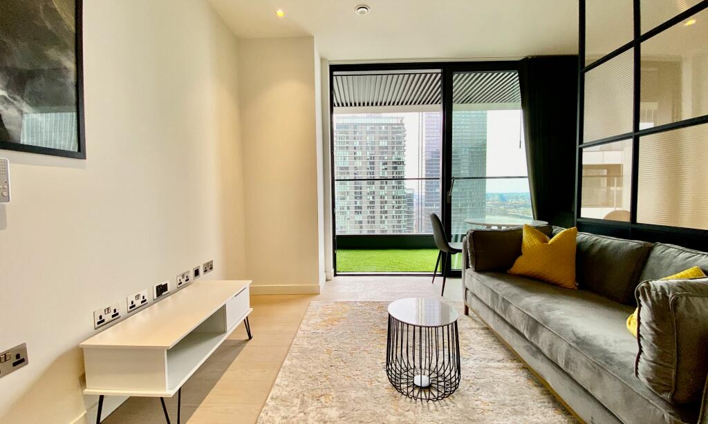 Main image of property: The Wardian, Canary Wharf