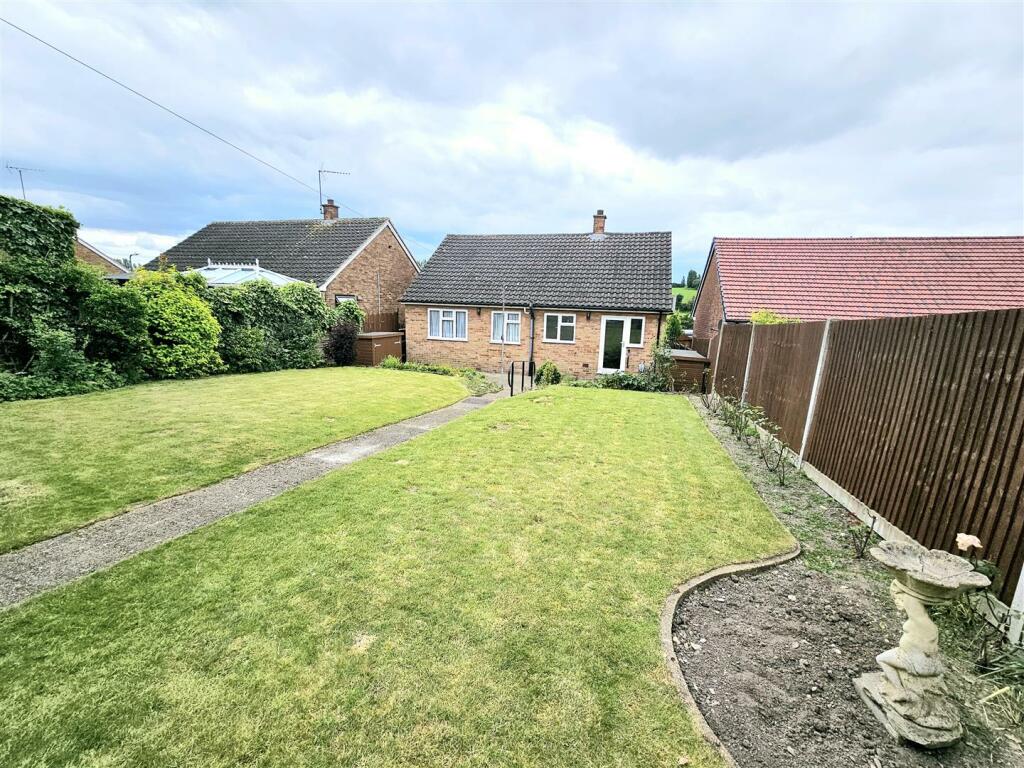3 bedroom bungalow for rent in Watchgate, Darenth, DA2