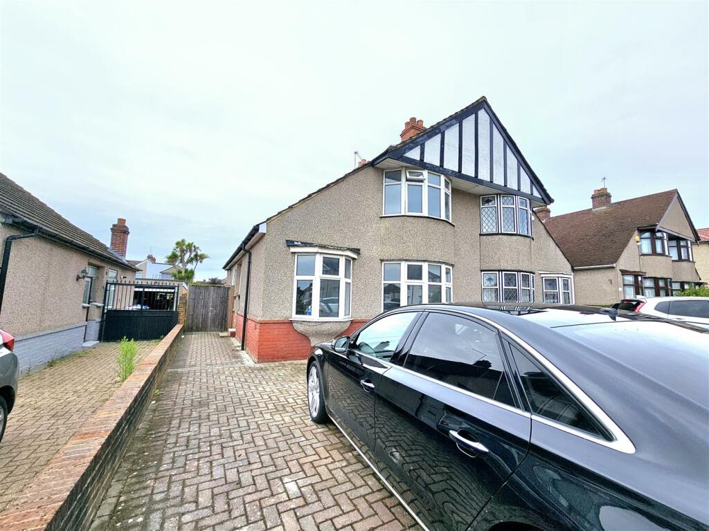 3 bedroom house for rent in Bellegrove Road, Welling, DA16