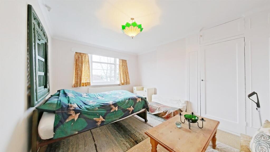Additional property image - Park Crescent, Erith