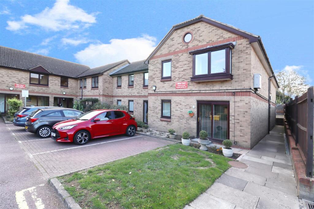 Main image of property: Mayplace Road East, Bexleyheath