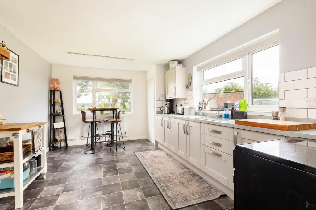 Additional property image - Poplar Cottage, 7 Broad Lane, Westerleigh, Bristol BS37 8QX