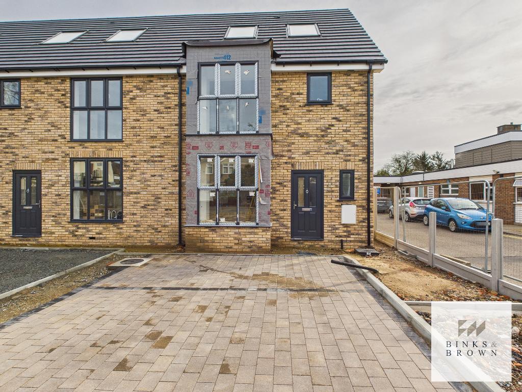 Main image of property: Giffords Cross Road, Corringham, Essex, SS17 7QQ