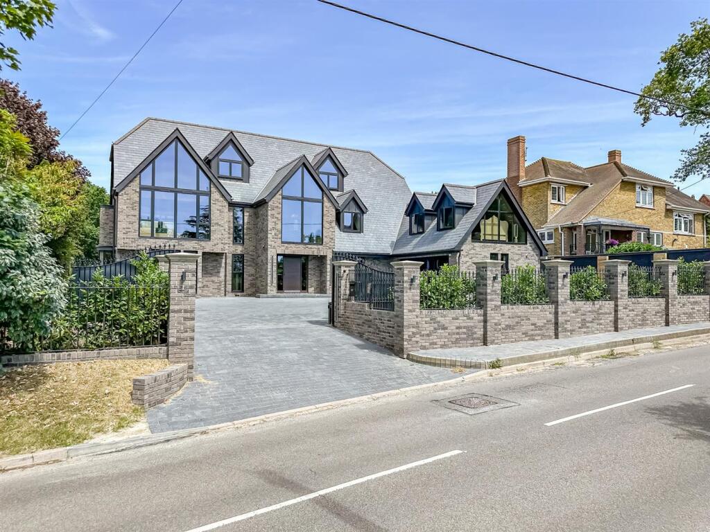 Main image of property: Vicarage Hill, Benfleet