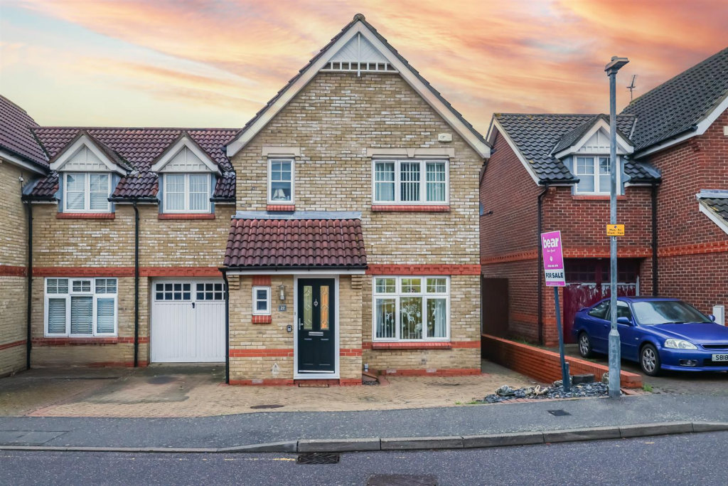 Main image of property: Swallow Close, Rayleigh