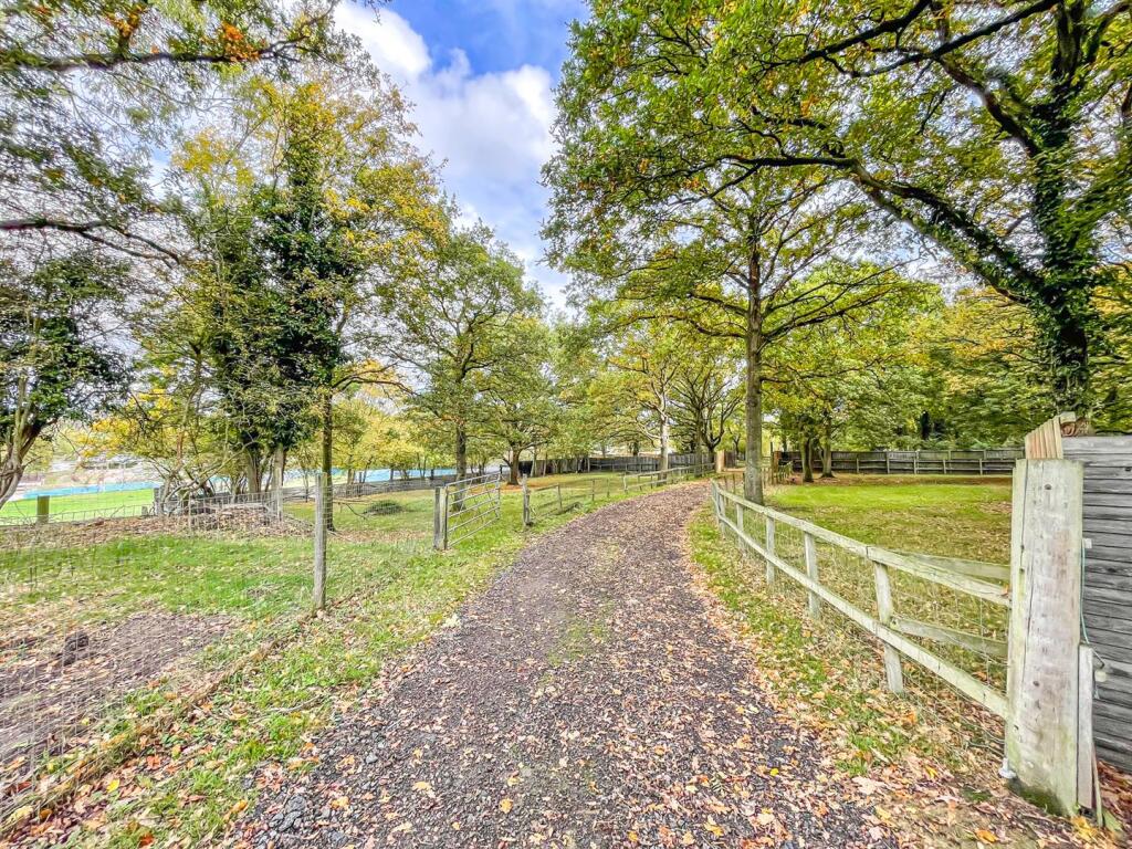 Main image of property: Cavendish Road, Hockley ( Land)