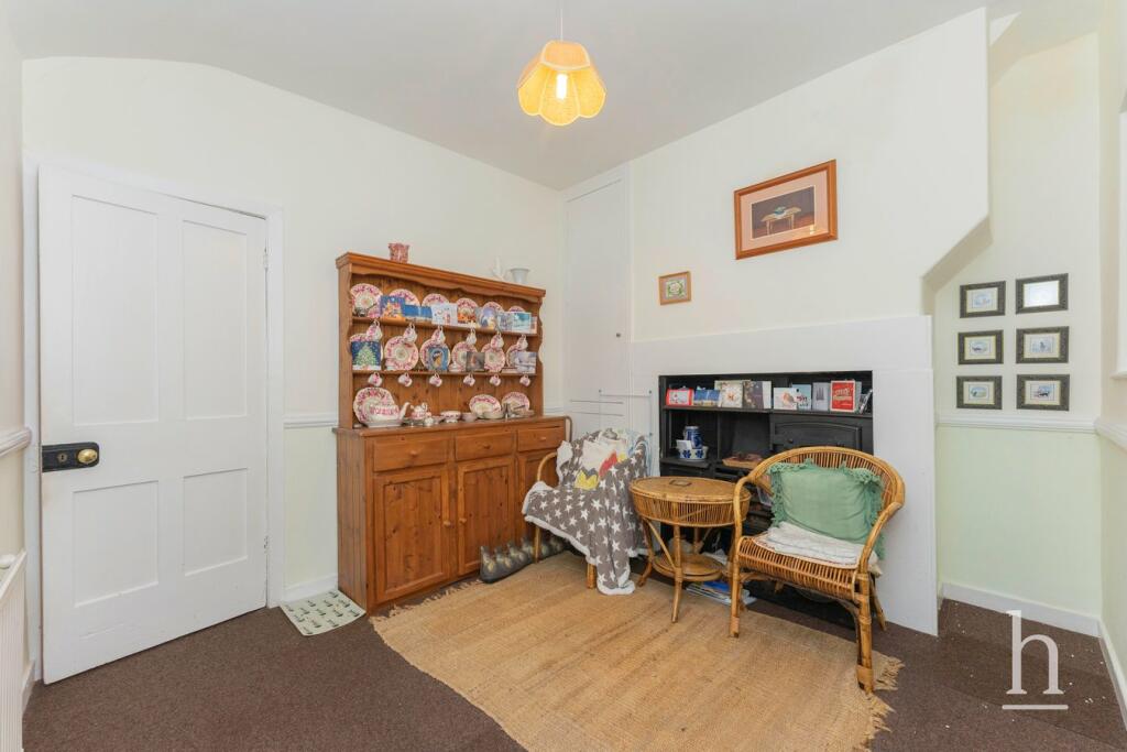 3 bedroom terraced house for sale in Station Road, Hoylake, CH47