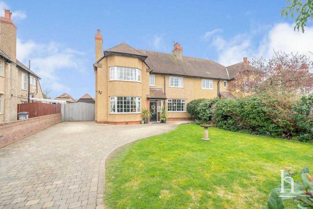 4 bedroom semidetached house for sale in Bertram Drive, Meols, CH47