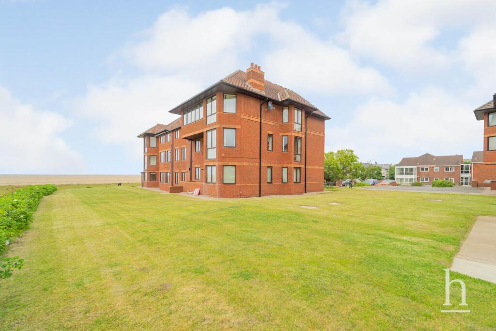 2 bedroom apartment for sale in Kings Court, Hoylake, CH47