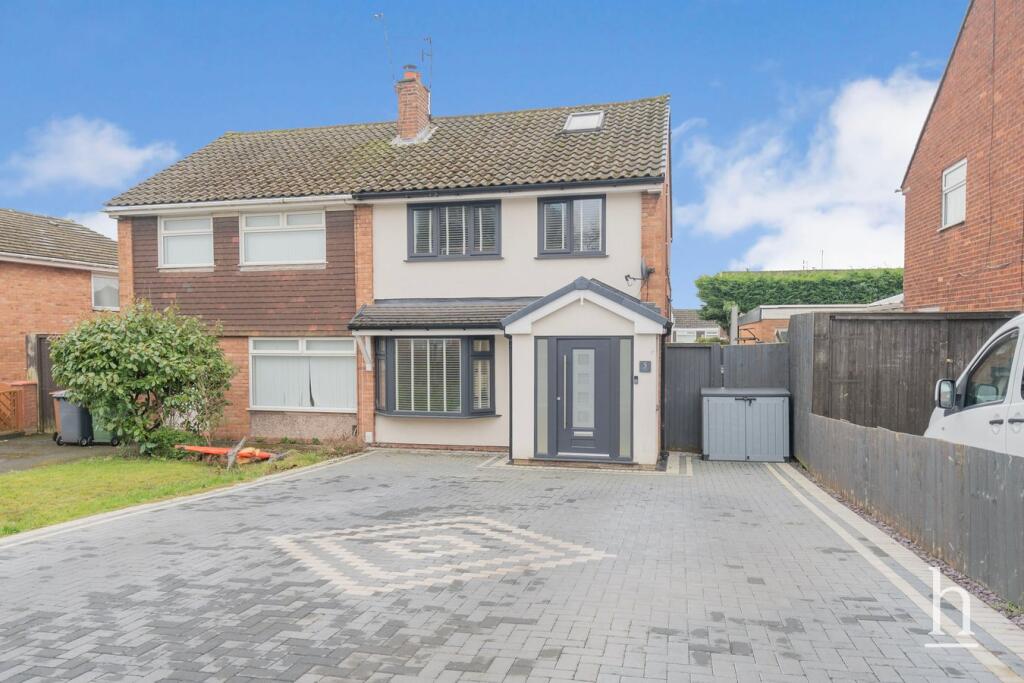 3 bedroom semi-detached house