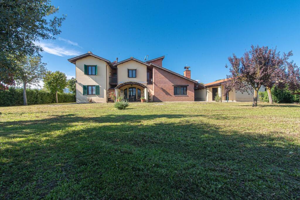 Villa for sale in Lazio, Rieti, Rieti