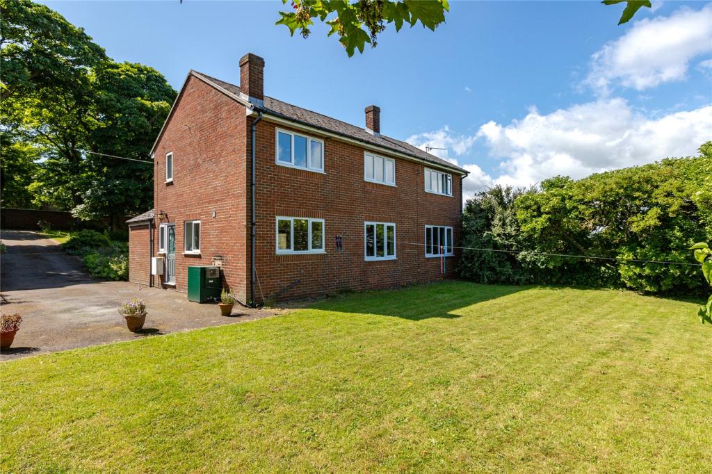 4 bedroom detached house for sale in Easington Village, Peterlee