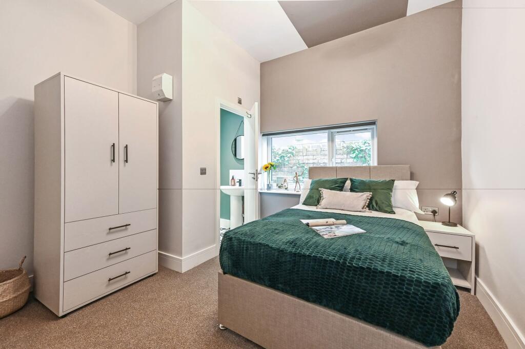 Main image of property: 82 Richards Terrace, Cardiff, CF24