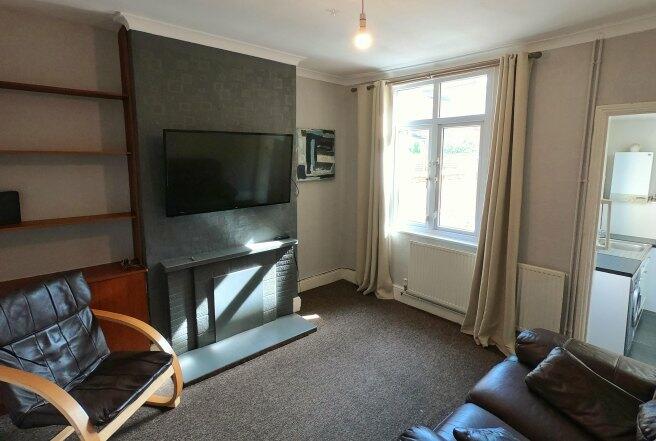 3 bedroom house share for rent in Uppingham Street, NN1