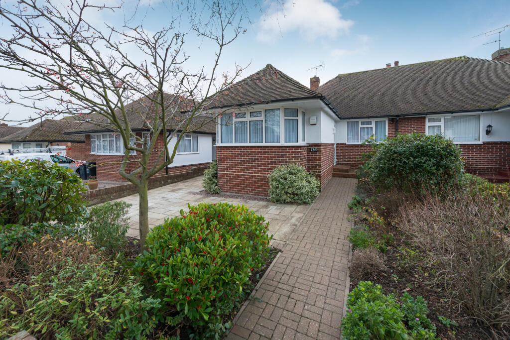 3 bedroom semidetached bungalow for sale in Ramsgate Road, Broadstairs, Kent, CT10