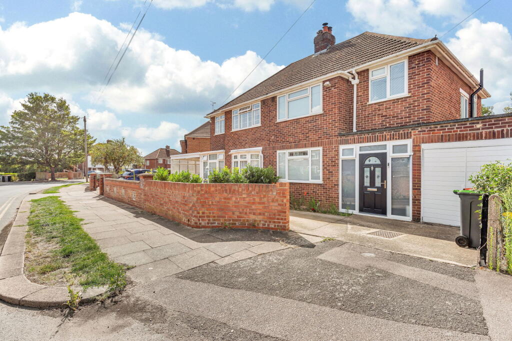 Main image of property: Aylesbury Road, Bedford, MK41