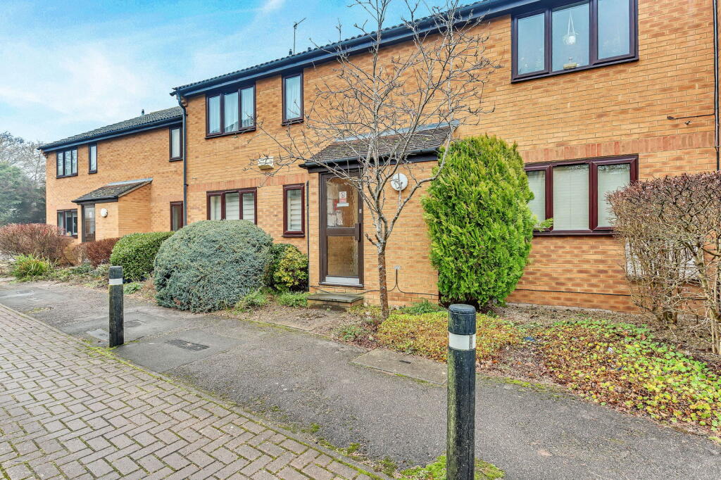 Main image of property: Knaves Hollow, Wooburn Moor, HP10