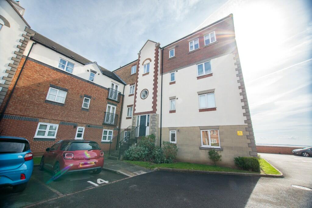 2 bedroom flat for rent in Axholme Court, Hull, East Riding Of Yorkshire, HU9