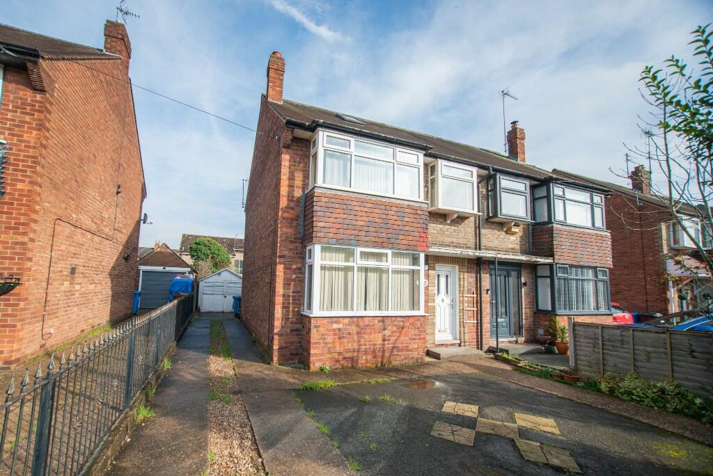 3 bedroom semi-detached house for rent in Auckland Avenue, Hull, East Riding Of Yorkshire, HU6