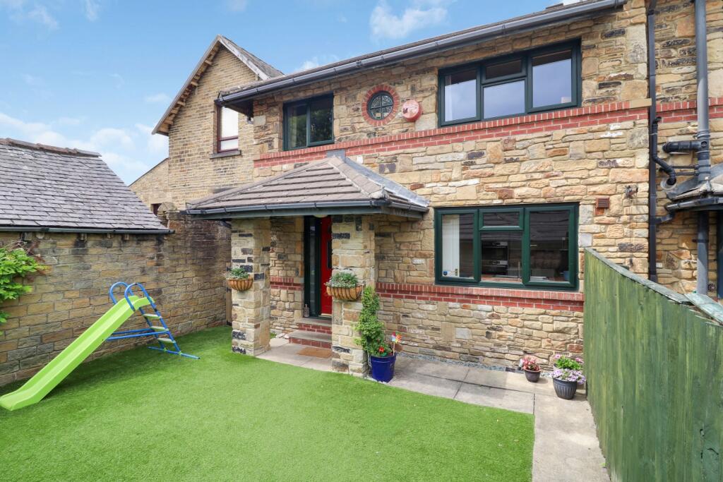 Main image of property: 4 WELLFIELD COURT, MARSH, HUDDERSFIELD