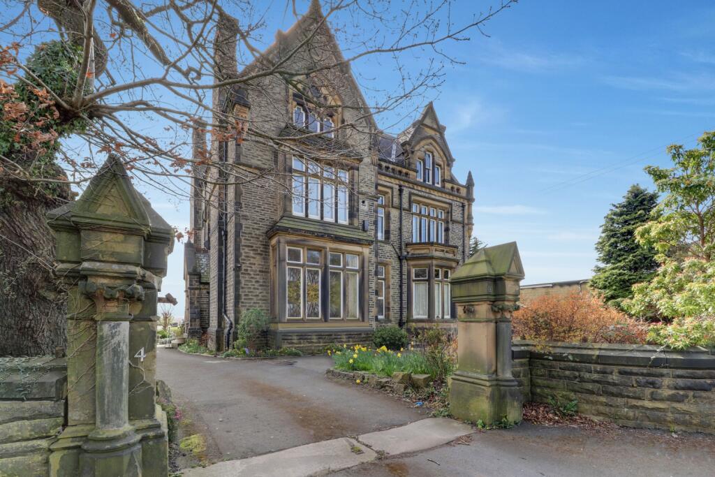 Main image of property: 4 Park Drive South, Huddersfield, West Yorkshire, HD1