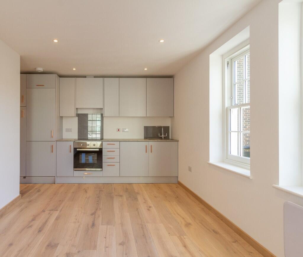 Main image of property: Shenfield Road, Brentwood, Essex, CM15