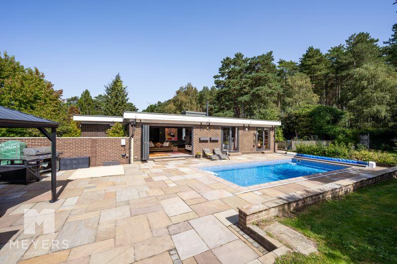 3 bedroom bungalow for sale in Ashley Heath, Ringwood, BH24 , BH24