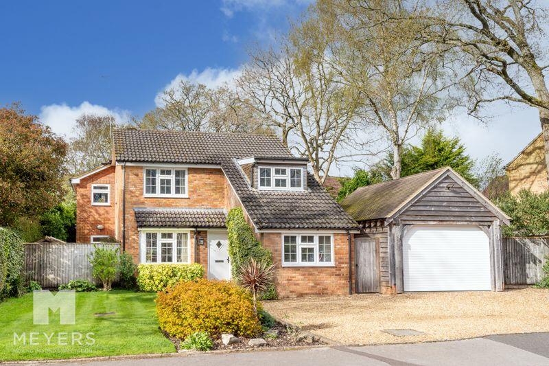 4 bedroom detached house for sale in Crane Drive, Verwood, BH31