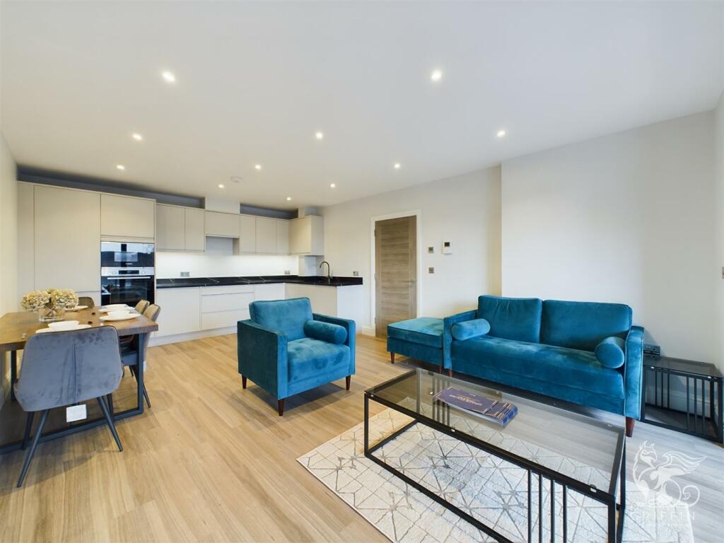 2 bedroom flat for sale in Grace Court, St. Marys Lane, Upminster, RM14