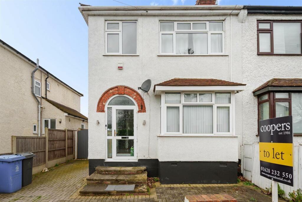 3 bedroom semidetached house for rent in Lassell Gardens, Maidenhead, SL6