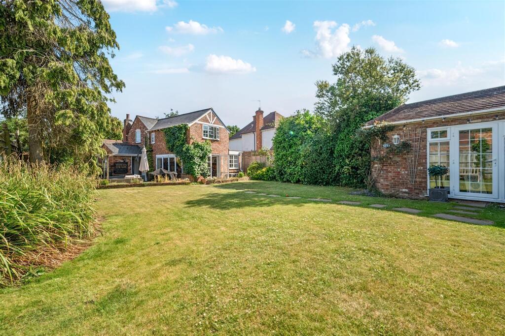 Main image of property: Pinkneys Drive, Maidenhead