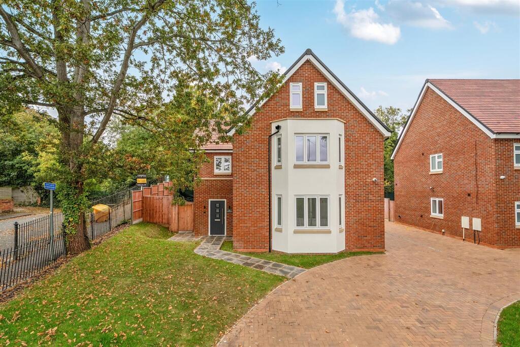Main image of property: The Crescent, Maidenhead, SL6
