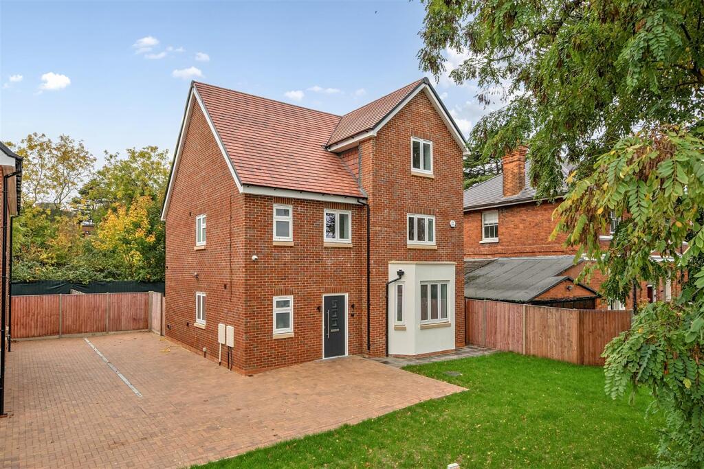 Main image of property: The Crescent, Maidenhead, SL6