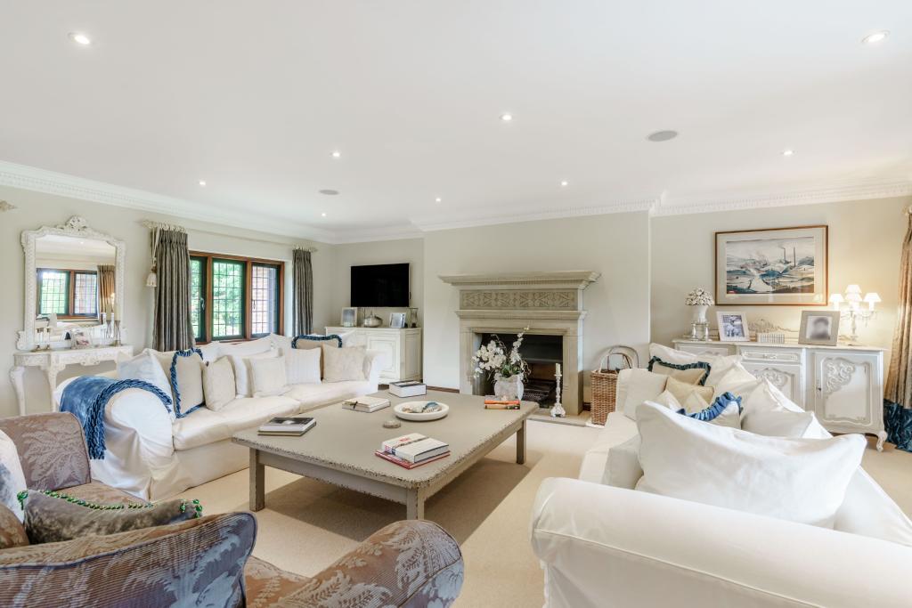 7 bedroom detached house for sale in Chalfont Lane, Chorleywood, WD3