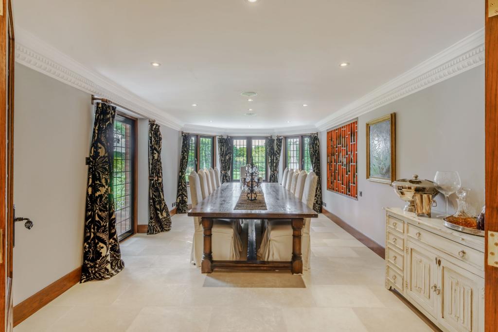 7 bedroom detached house for sale in Chalfont Lane, Chorleywood, WD3