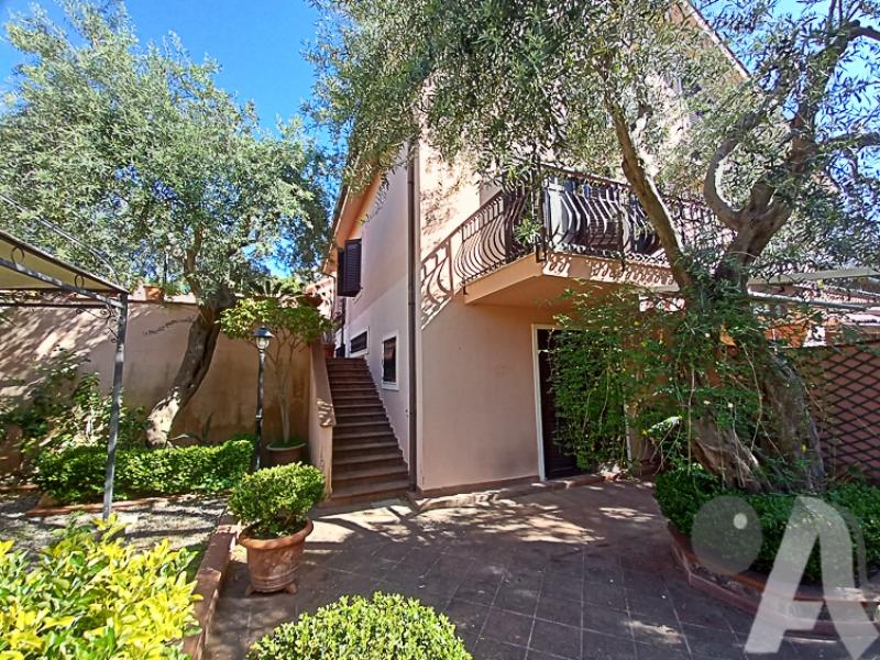 4 bedroom semidetached villa for sale in Messina, Messina, Sicily, Italy