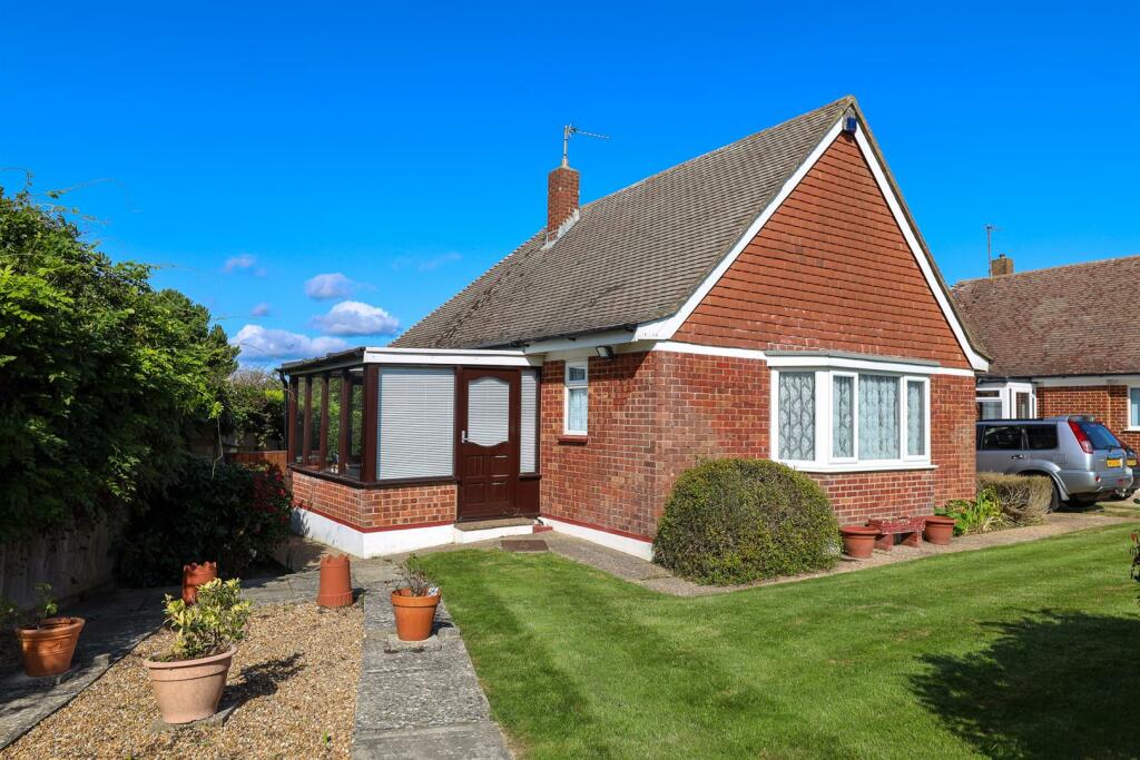 2 bedroom detached bungalow for sale in Bramble Way, Fairlight, TN35