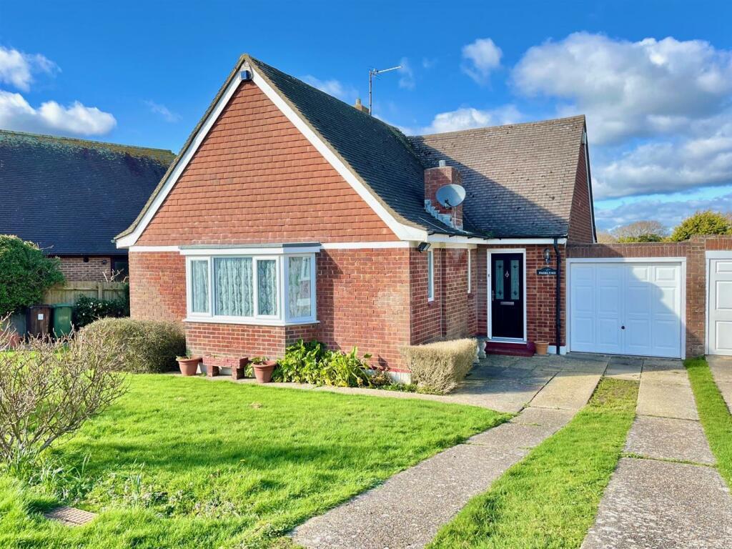 2 bedroom detached bungalow for sale in Bramble Way, Fairlight, TN35