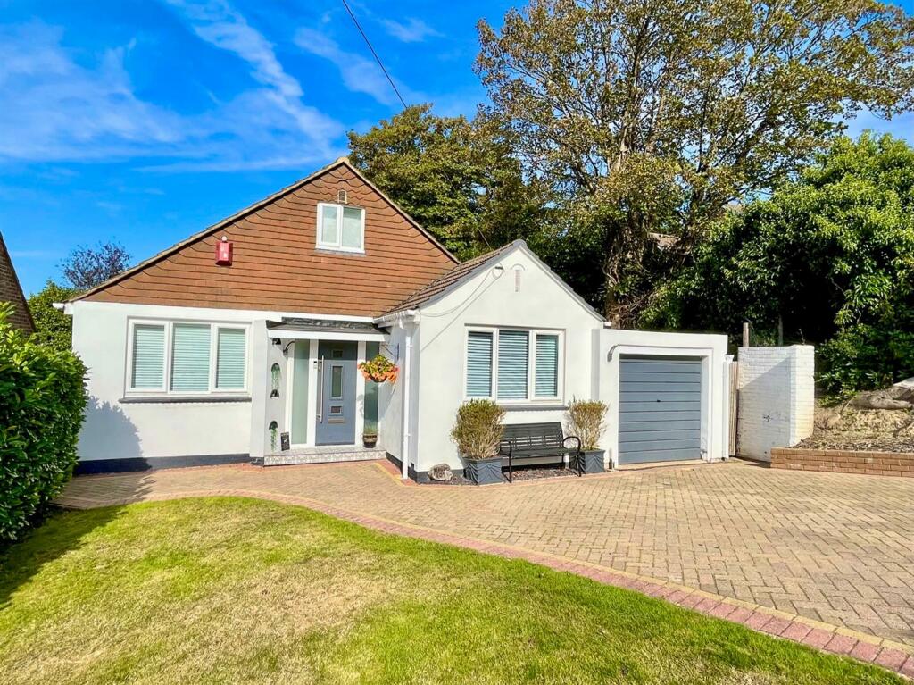 4 bedroom detached house for sale in St. Helens Down, Hastings, TN34
