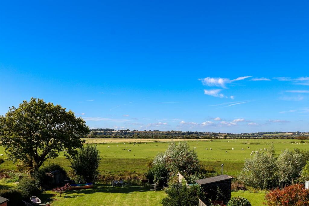 5 bedroom detached house for sale in Sea Road, Winchelsea Beach, TN36